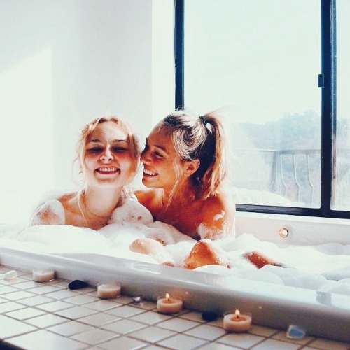 emogyptian:moodboard - lesbian honeymoon in paris