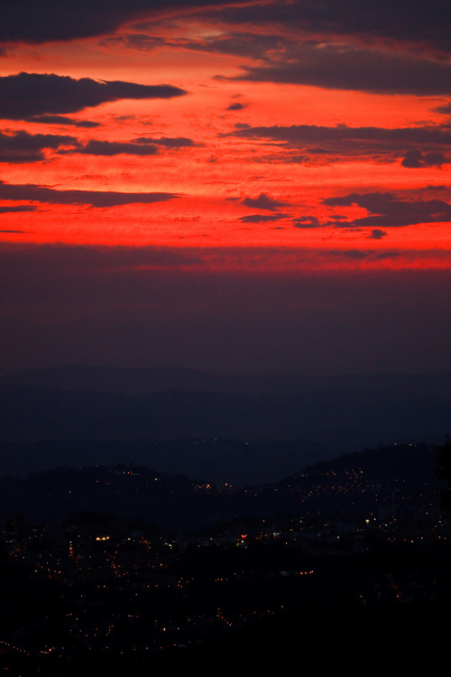 h4ilstorm:  Manizales, Colombia (by Terathopius)