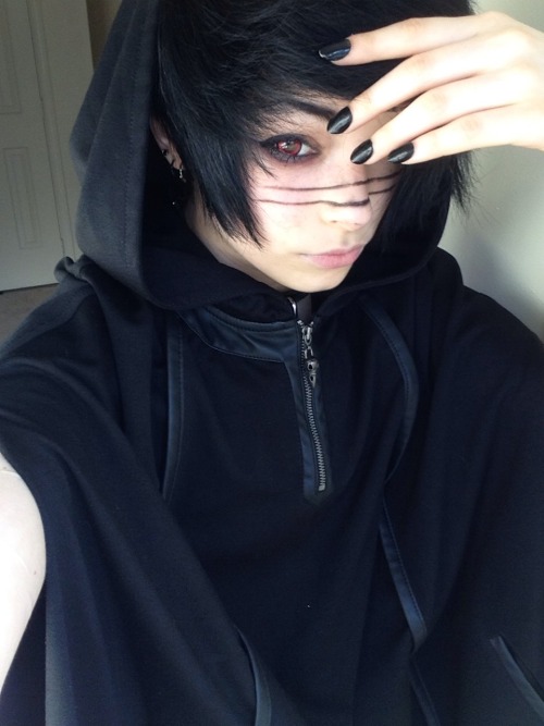 jellyfishcore:  cute vampire boy!!!