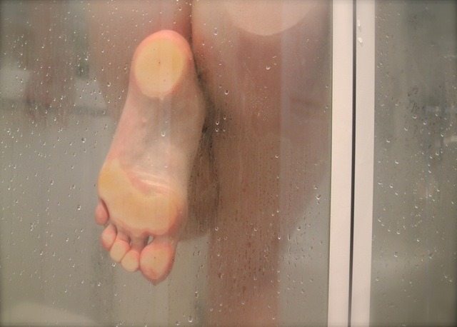 linkasfeet:  Request for showing my wet feet against a shower door :) - Linka