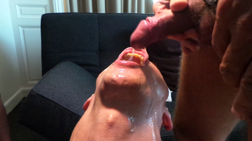 ppfdgtim:  Thirsty for cum - ericvideos.com  Alex swallows 15 loads 