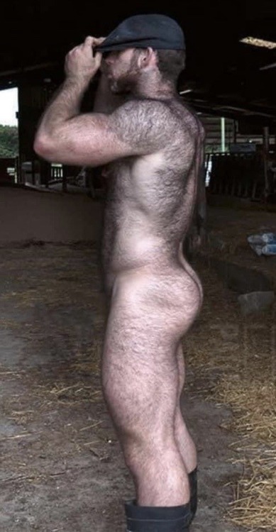 cumdumprimmer:southernmostjack:kingfather1962:Because it’s hot in the stables, sir. I know you’ll understand.Super sexy! PAYSAN VELU !