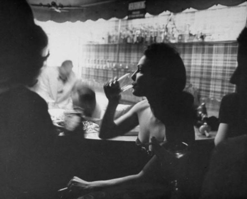 kvetchlandia:Peter Stackpole      New Year’s Eve, New York City      1949