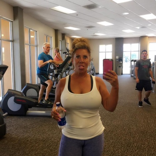 Being silly again lol must keep the happy vibes and energy generating through me!! #hot2trottots #olderisbetter #over50 #mature #milf #lafitness #live #laugh #love #fitfam #workout #workoutmotivation #bigboobsgirl #nipsalwayshard