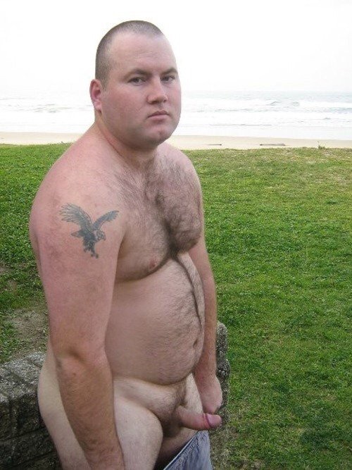 hairyfatso: macbmike:  papabear12: HOT !!  What a view.  www.twitter.com/hairyfatso