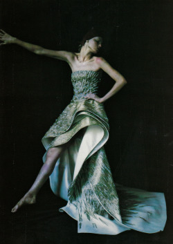 voguelovesme:  vogue italia september 1999 couture supplement