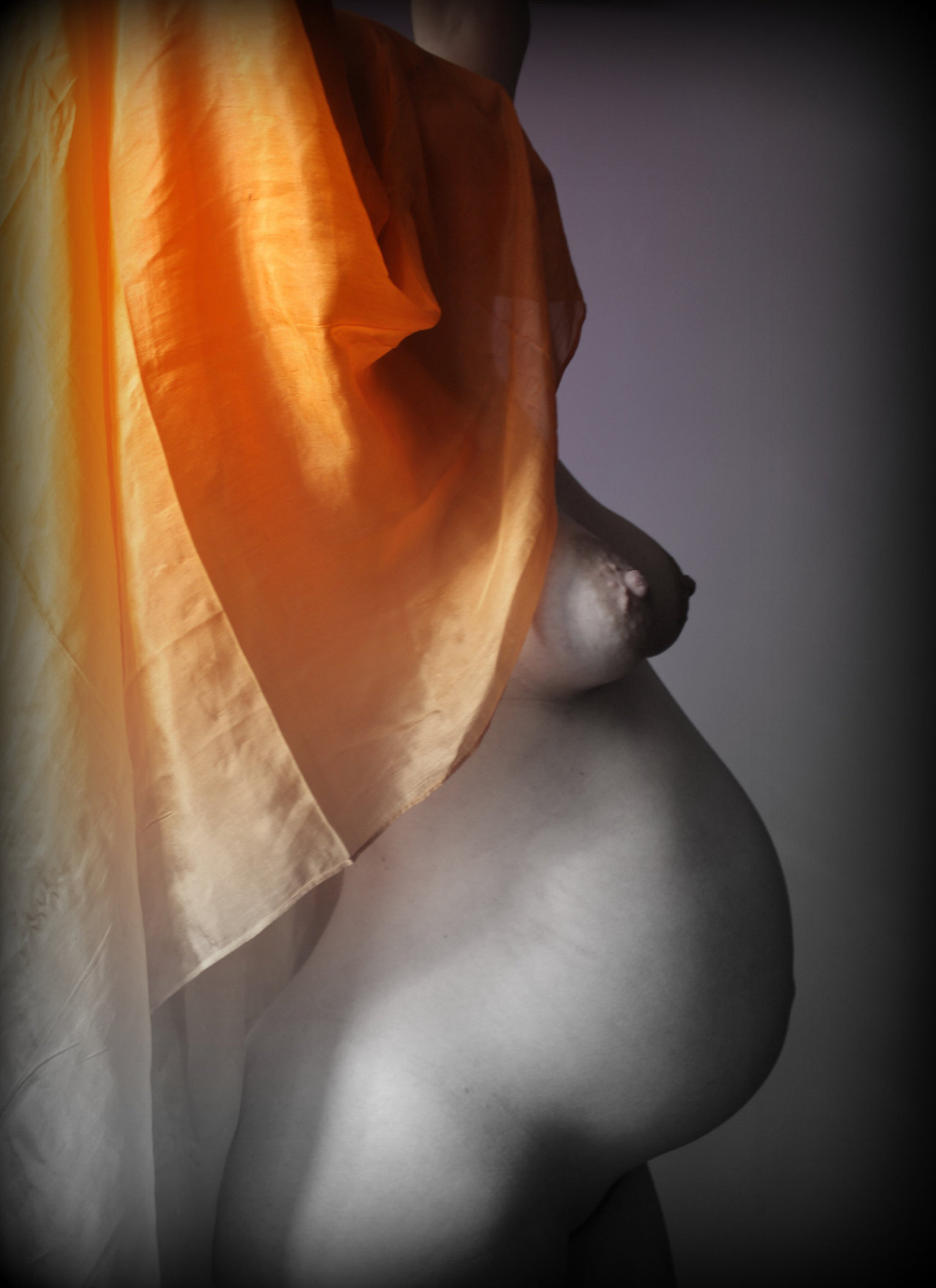 prettypreggiethings:  http://prettypreggiethings.tumblr.com/  #pregnant #beautiful
