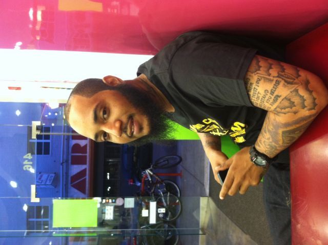therealmccoy27:  exposingniggas13:  Yaaaasssssssss  Damn HE fine