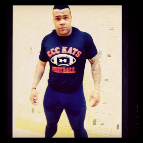 hotthickboys:  ibetalkinguap:  tmckenzie85:  Such a cutie, hottie, all of thee above  who. is. this. 😍😍😍   Follow the Blog http://hotthickboys.tumblr.com/