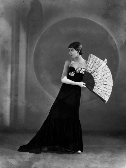 saisonciel:Margot Fonteyn by Bassano, 1936