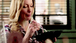 barryallhen:Dinah Laurel Lance. Always trying to save the world.
