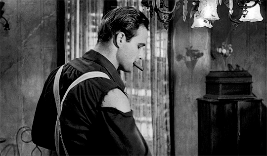 babeimgonnaleaveu:Marlon Brando in A Streetcar Named Desire (1951)