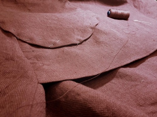 Мужская рубаха из льна готовлюсь к весне ⠀ ❜#handmade #sewing #artist #clothing #workinprogress #mot