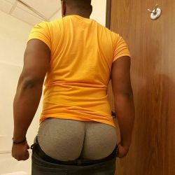 biglegsbigass:  DAMN