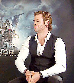 tomhazeldines:  chris is having none of it New blog ~~ used to be tomhazeldine