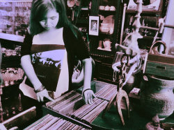 themonalisha:  vinyl record hunting at Cubao X :) laaaavet! 