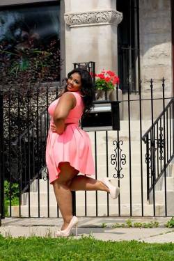 planetofthickbeautifulwomen2:  Plus Model Kamora O. for Bronzeville Boutique…..She said “Is it Spring Yet”?? 