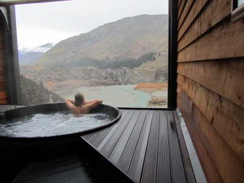 bohemianbambi:  I need to be here