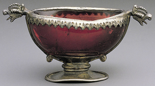 virtual-artifacts:Miniature Garnet Cup with Dragon-Head HandlesObject Name: KashkulDate: late 16th c