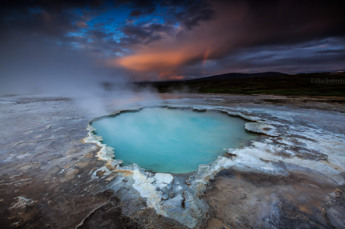 atraversso:The Infamous Poolby Alban Henderyckx
