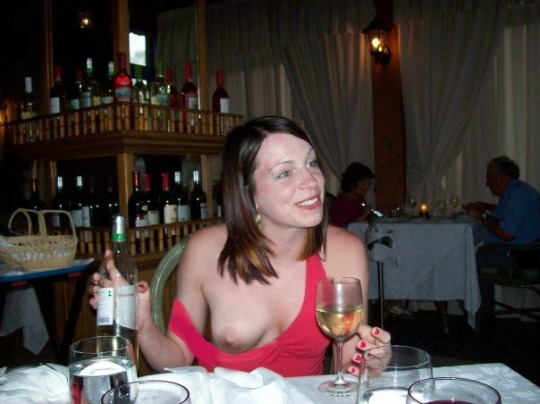 exhibitionist-voyeur-too:    adult photos