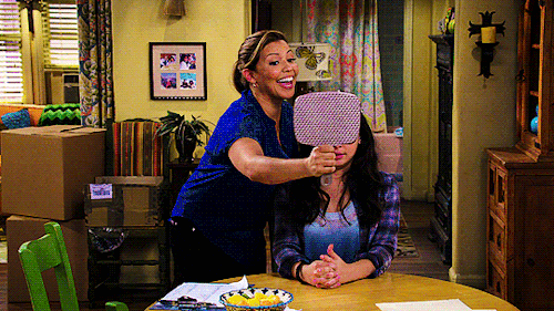 ettadunham:50 eps of 50 shows from the 2010s↳ One Day at a Time // 1x13 Quinces   *aired | January 6