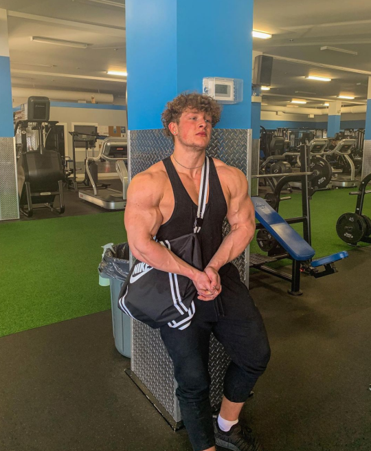 god-tier-genes:Ryeley Palfi, 19 🇨🇦Bodybuilder &amp; personal trainer