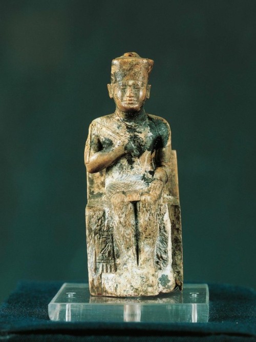Ivory statuette of Khufu This is the only surviving representation so far known of King Khufu, build
