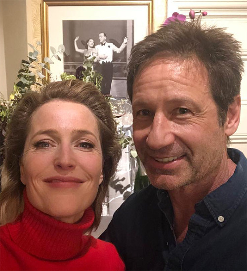 qilliananderson:gilliana Mom and dad backstage @allabouteveplay. Thanks for coming @davidduchovny!