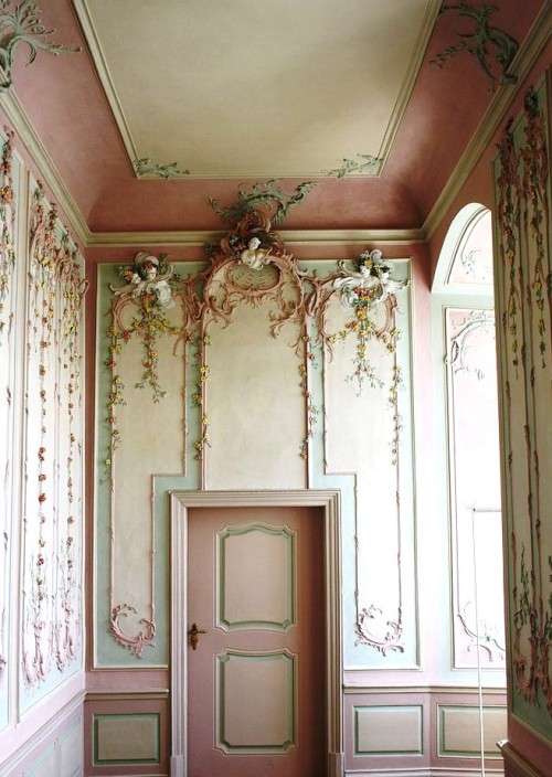 a-l-ancien-regime:The Pink cabinet at the Engers Palace, a late baroque hunting and summer palace, d