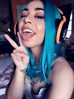 ashprincessmidna:  forgive me for sinning but I haven’t posted an ahegao in a while and I’m feelin lewd.