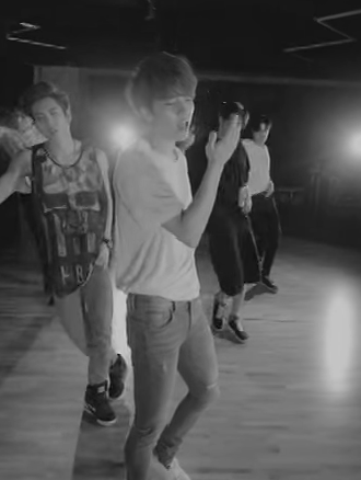 jdw-juseyo:  INFINITE 24時間 Special DVD Dance Practice - WooGyu