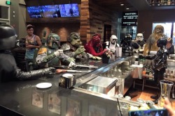 scificity:  I think I stumbled into the wrong cantina.http://scificity.tumblr.com 