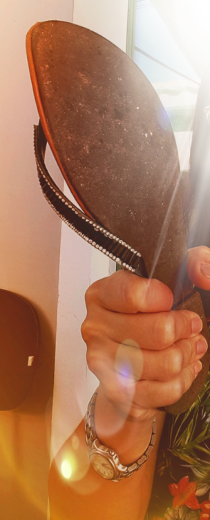 lyndadisciplinadora:Olha aqui para você!! A lady after my own heart. Sandal spankings to help 
