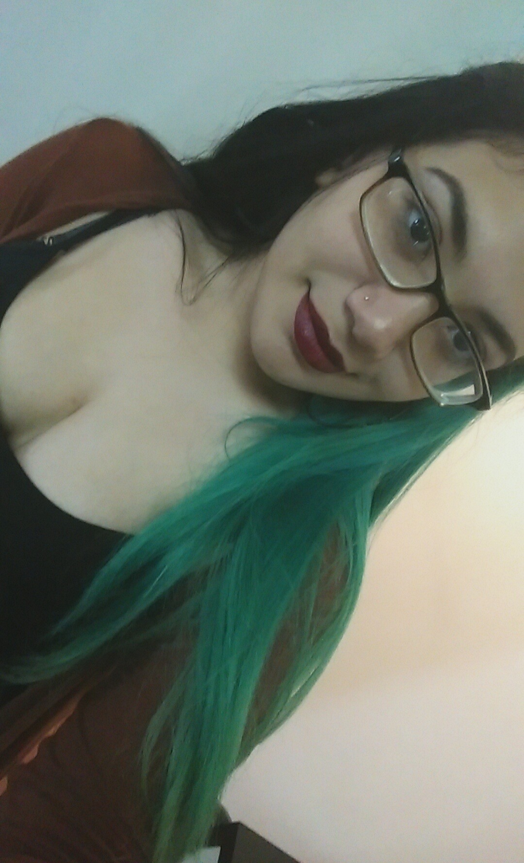 Someone a while back asked to see how I looked. Sorry for the extreme delay. Feel
