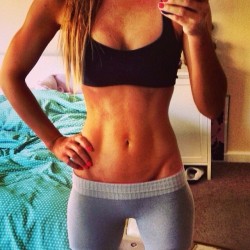 sexygymchicks:  @fitgirlsglobal: Morning