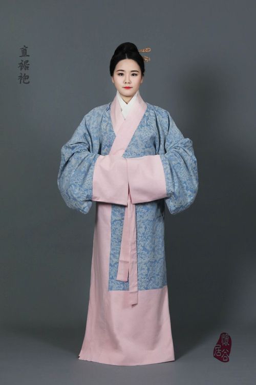 ziseviolet:fouryearsofshades:2016 January 直裾袍 from怀谷居.Traditional Chinese Hanfu - Type: Zhiju/直裾 (st