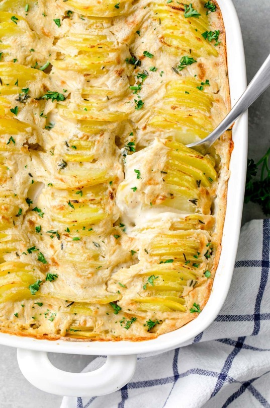 Vegan Scalloped Potatoes (via The Simple Veganista)