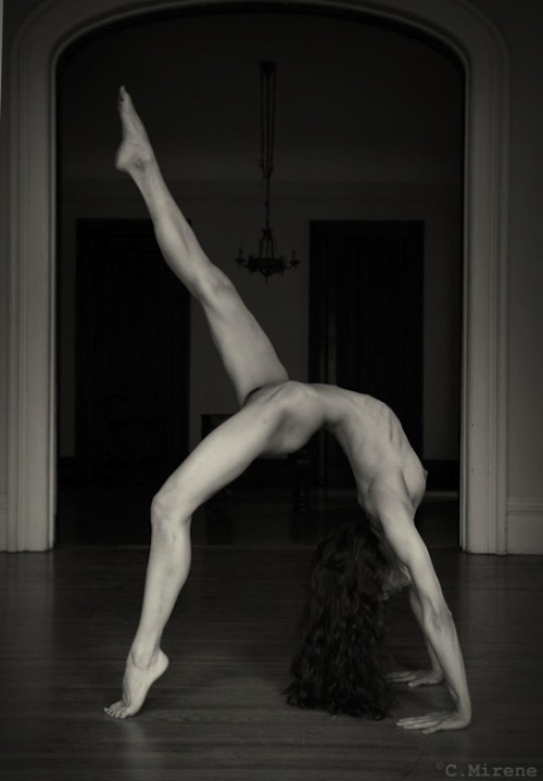 Porn photo naked-yoga-practice:  Such elegance in her
