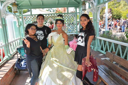 minnanohime: me and @oremi had so much fun at disneyland on Thursday! We met many disney characters