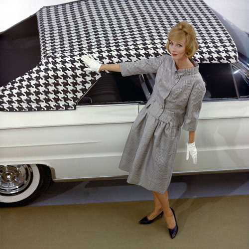 vintageeveryday:When Buick offered convertible tops in designer fabrics in 1961.
