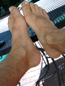 dirtymalefeet:  #malefeet #feet #guysfeet