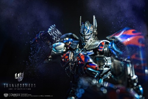 ani-plamo:   Optimus Prime AoE Ver. [Takara - DMK03] Detail Paint Job by WillChong - [blog] 