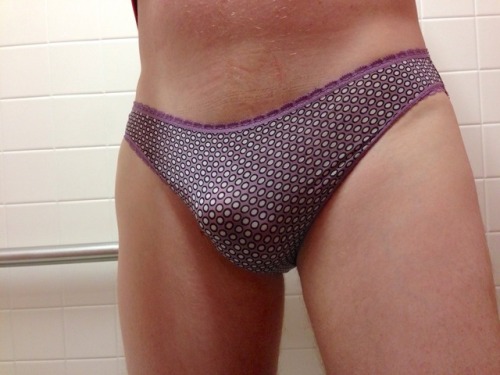 pantyreviewguy: Enticing bikini from Soma. You don’t hear much about Soma but they have some nice st