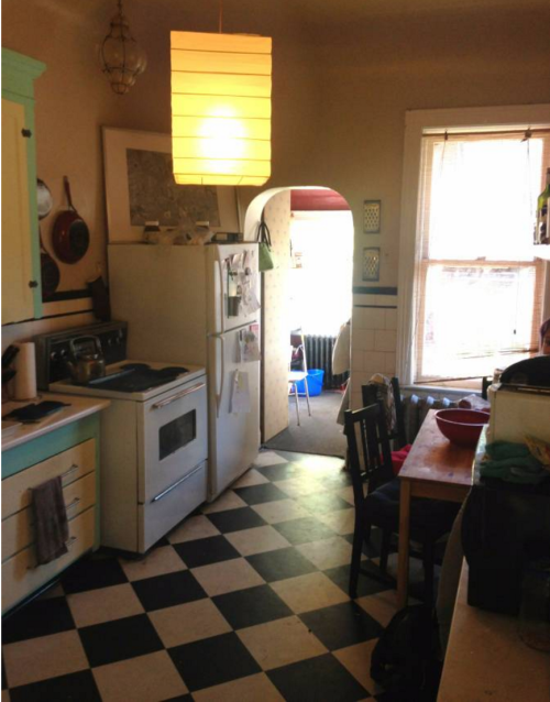 househunting:$670 CAD/ room in a shared spaceToronto, ON