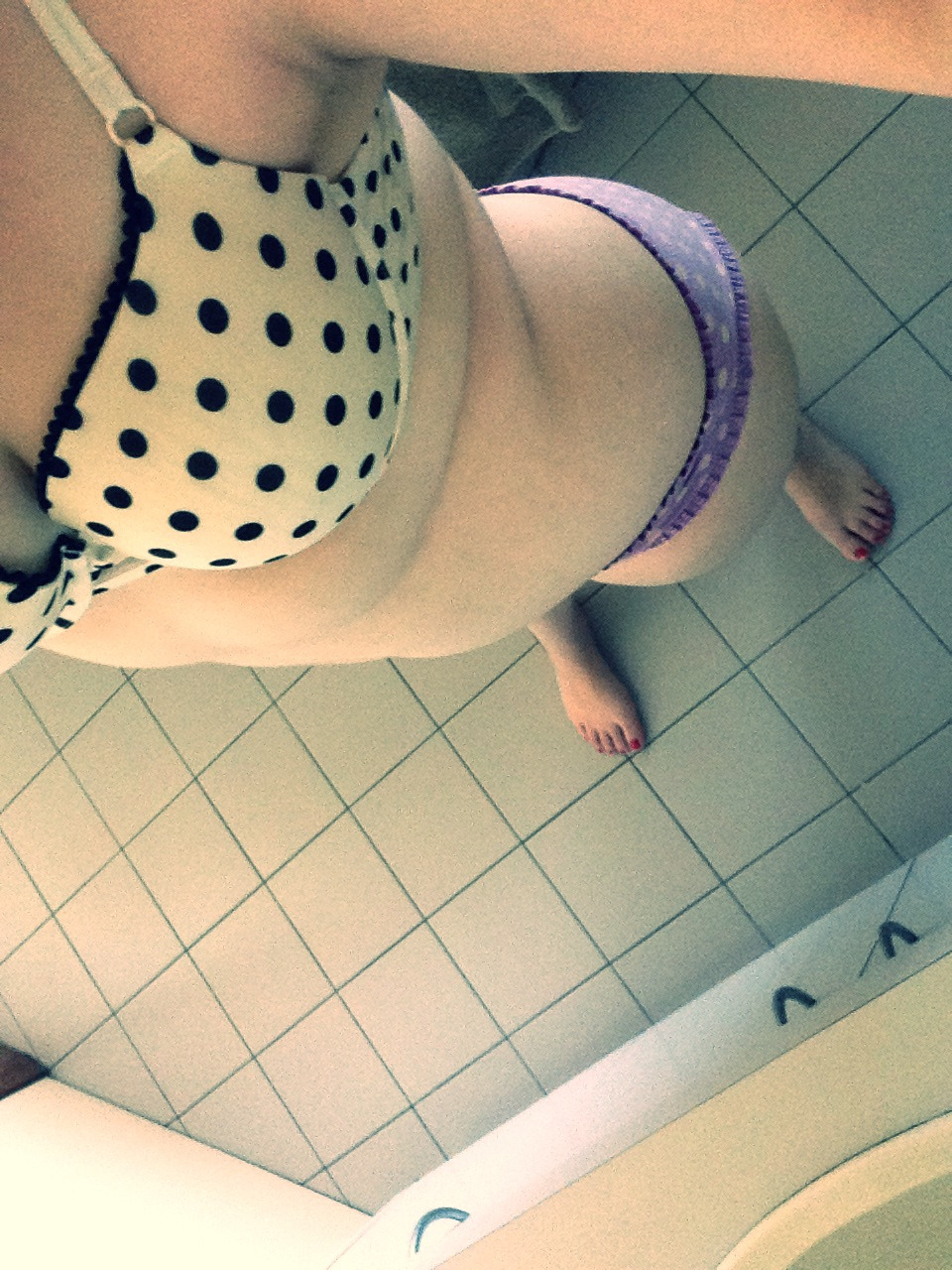 not-so-fucking-innocent:  Starting the new year in polka dots 