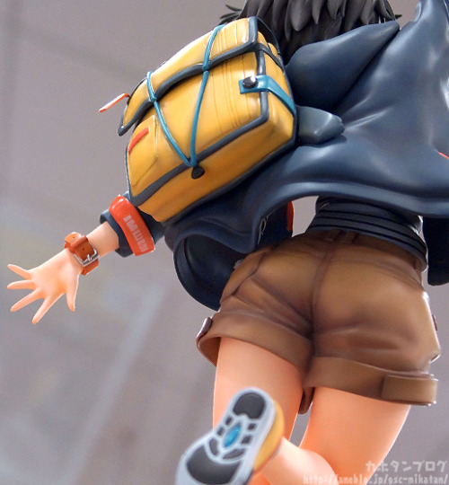 goodsmilecompanyunofficial:    1/8th Scale Makoto Kikuchi from the anime series IDOLM@STER, by Phat!. Available on the Good Smile Online shop till May 20th 2015!  