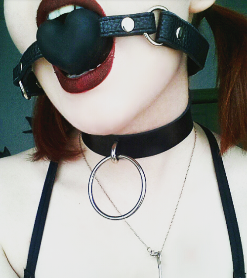 pullmyhair-makemescream:Not the best pictures in the world, but my new heart-shaped ballgag from Bondara is the cutest!!