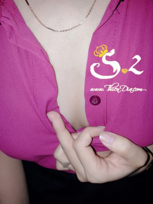 pht1911:  Naked in Coffee Shop P2
