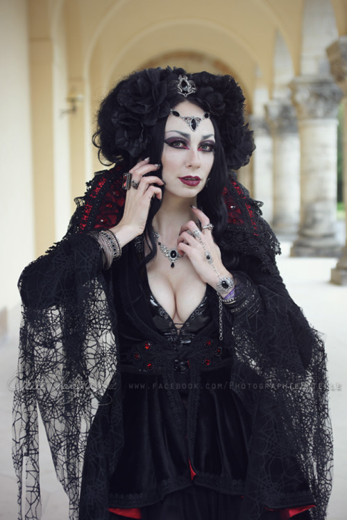 Porn photo gothicandamazing:    Model: Model and designer